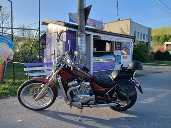 Suzuki Intruder VS 800 - 2