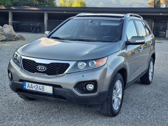 KIA SORENTO 2,2CRDi 4X4 7.MIESTNE - 2