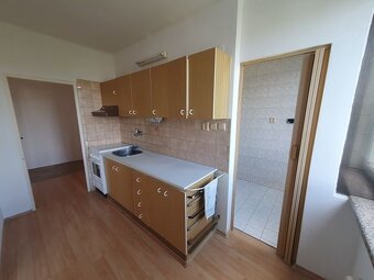 Zaujímavý 3izbový byt pri Priori 65m2 Výťah - 2