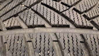 Predám zimný set Peugeot/Citroen 15"-4x108+195/65r15 - 2