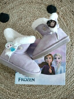 FROZEN_Fialové čižmy_Ako nové_Veľkosť 26 - 2