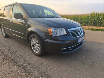 Lancia Voyager 2.8 crdi - 2