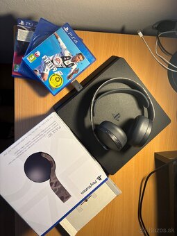 Playstation 4 + účet + hry - 2