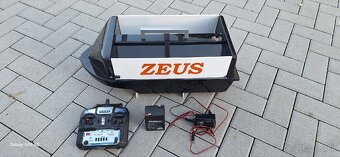 Zavážacia lodka ZEUS - 2