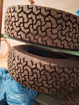 Predám pneu 215/70 R16 - 2