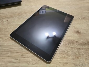 Ipad 6 32gb plnefunkcny v peknom stave na displeji niesu zia - 2