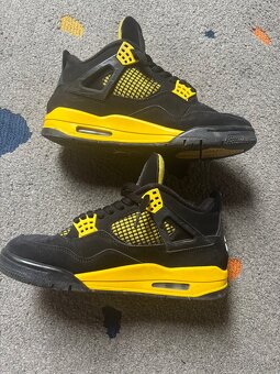 Jordan 4 Retro Thunder - 2