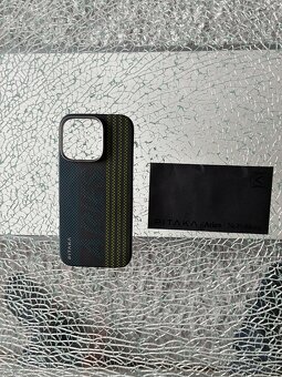 Pitaka Aries NoProblemo Luminous aramid case iPhone 16 Pro - 2