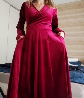 Vintage spoločenské zamatové bordové šaty
red velvet - 2