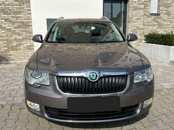 Superb Combi 2.0 TDI 103KW DSG - 2