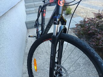 Pánsky crossový bicykel KELLYS CLIFF 90 28“ - 2