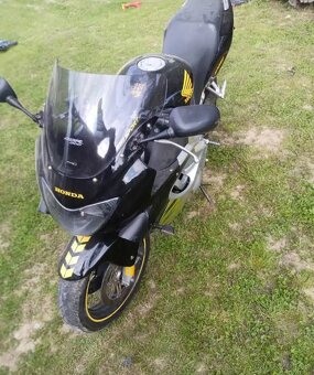 Honda CBR600 F - 2