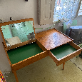 Predám retro kozmetický stolík - 2