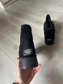 Dámske UGG čižmy - 2