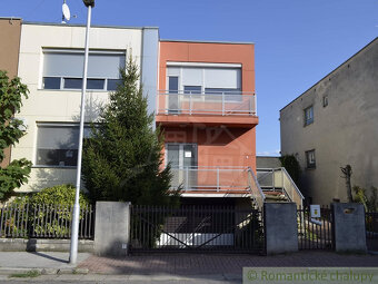 Päťizbový rodinný dom vo vyhľadávanej časti Nových Zámkov - 2