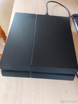 PlayStation 4 - 2