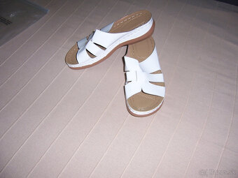 Dámske šľapky - 2