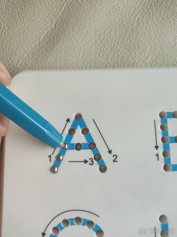 Tabuľa s abecedou a magnetickým perom Beleduc - 2