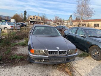 Rozpredam bmw e38 - 2