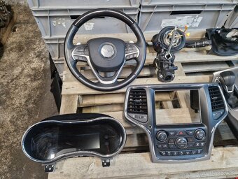 Diely interiéru Jeep Grand Cherokee WK2 2017 Summit - 2