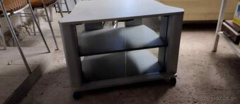 Predám PANASONIC TX-L42ET50E + stolík - 2