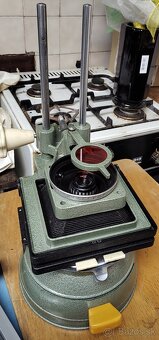 Fotografický zväčšovací prístroj s príslušenstvom - 2