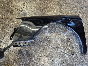 Predám ľavý predný blatník pre Volkswagen Passat b6 3c - 2