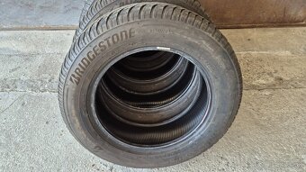 Predám zimné pneumatiky brigdestone 215/65r17 - 2