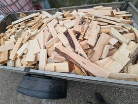 Palivové drevo- drevené odrezky  5.6m3 s dovozom - 2