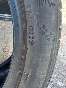 285/40 R 21 - 2