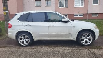 Predám BMW X5 E70 4,8i M-Packet - 2