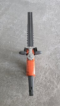 Nožnice na živý plot HUSQVARNA 520iHD60 - 2