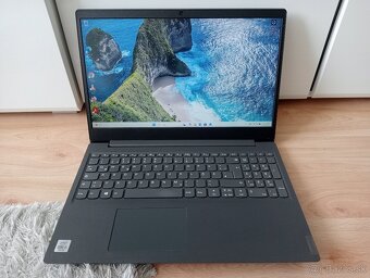 predám Lenovo V15-IIL / Intel core i5 / 20gb ram / WIN 11 - 2