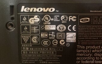 Predám 17" monitor zn. Lenovo - 2