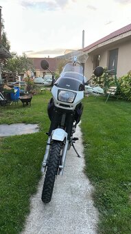 Honda NX 650 Dominator - 2