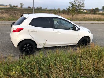 Mazda 2 1,3benzin , 5dver. r.v.2008 - 2