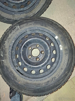 Predám zimné pneumatiky na oceľových diskoch 185/65 R15 - 2