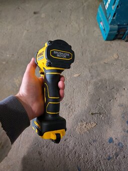 Rázový uťahovák Dewalt - 2