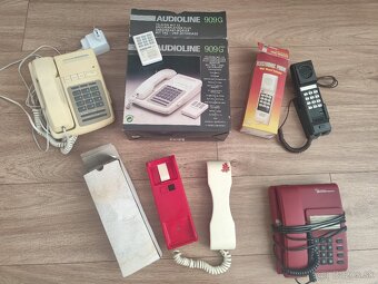 Hodiny, telefóny - 2