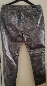 KÖN & MÖN extravagantné pánske nohavice, hadí vzor - 2