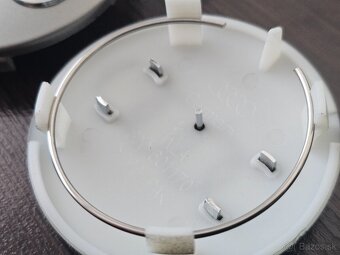 Audi stredové krytky 68mm strieborné - 2