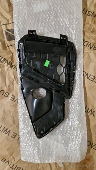 Mriezka Predneho naraznika a4 b9 - 2