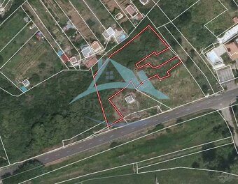 Na predaj: Rekreačný svahovitý pozemok v Šahách -11527m - 2