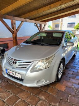 Toyota avensis t27 sedan - 2