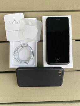 Predam iPhone SE 2020 64GB Black - 2