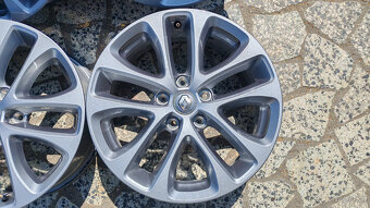 5x114,3 R17 --- RENAULT MEGANE - 2