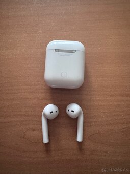 AirPods 2 gen. s nabíjacím púzdrom, originál Apple - 2