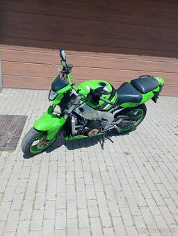 Kawasaki Ninja ZX6R - 2