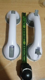 1 prisavkovy držiak na kachličky - 2