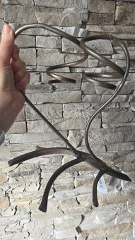 kovovy stojan na 2 flase vina - 2